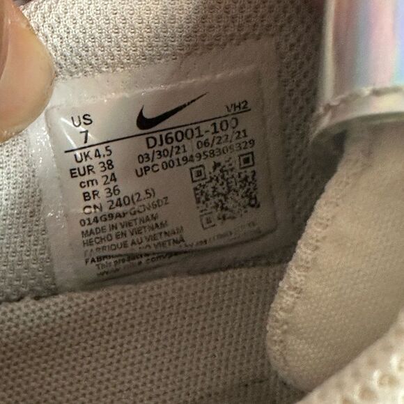 NIKE AIR MAX EXCEE WHITE IRIDESCENT Sneakers Shoes Women's size 7 - Picture 7 of 7